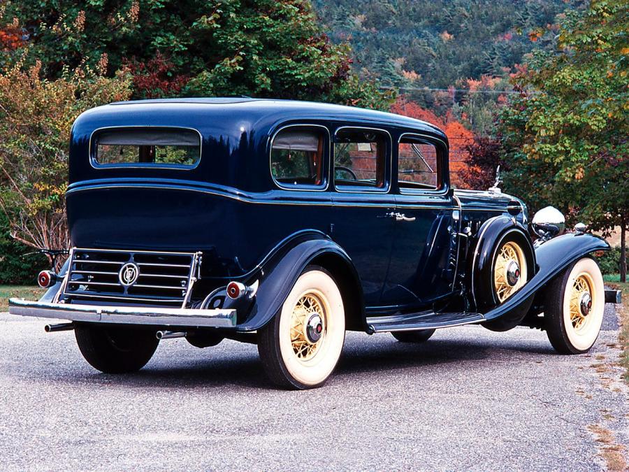  Cadillac V16 452-B Imperial Sedan by Fleetwood 1932 года  (фото 9 из 11)